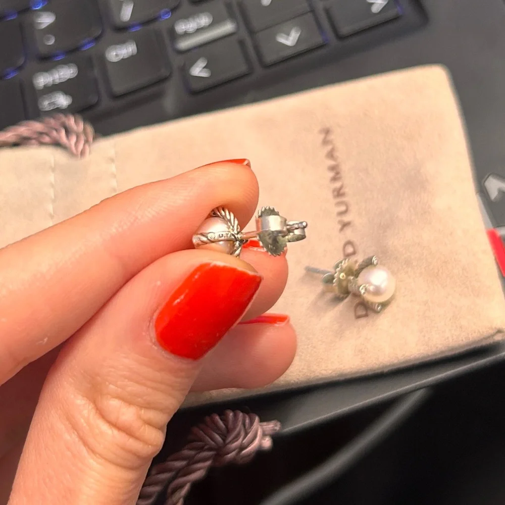 David Yurman silver earrings w/ diamonds - Picture 4 of 8